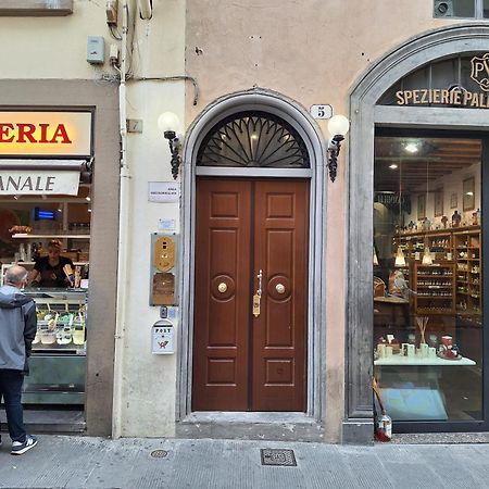 Mamo Florence - Amalia Piazza Signoria Apartment ภายนอก รูปภาพ