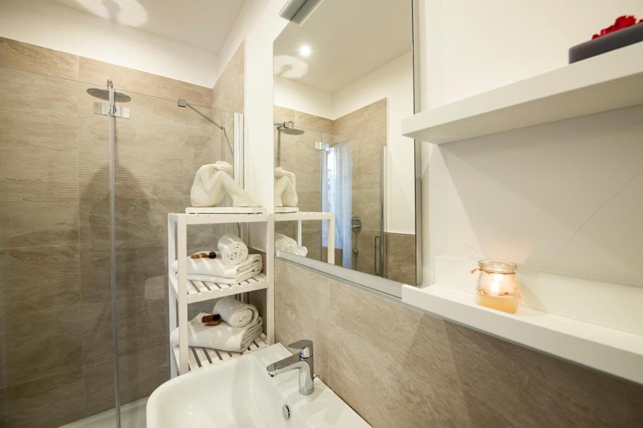 Mamo Florence - Amalia Piazza Signoria Apartment ภายนอก รูปภาพ